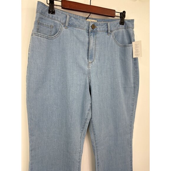 LOGO by Lori Goldstein Lightweight Bootcut 5-Pocket Jeans Light Wash 14 NWOT - Picture 3 of 7